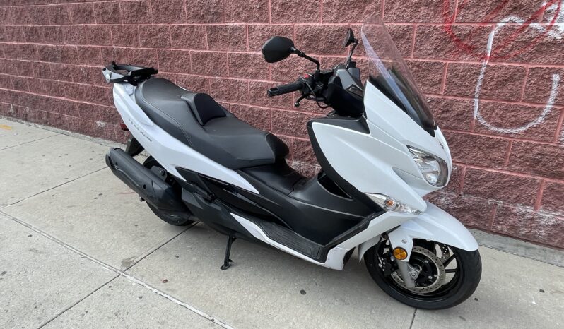 
								2018 Suzuki Burgman 400 full									
