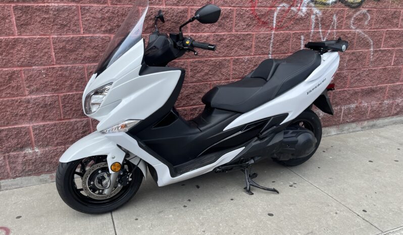 
								2018 Suzuki Burgman 400 full									