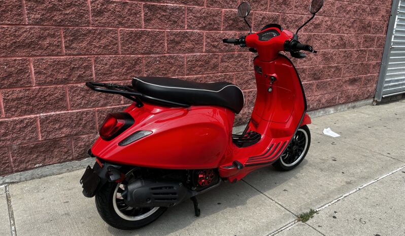 
								2020 Vespa Sprint 150 full									
