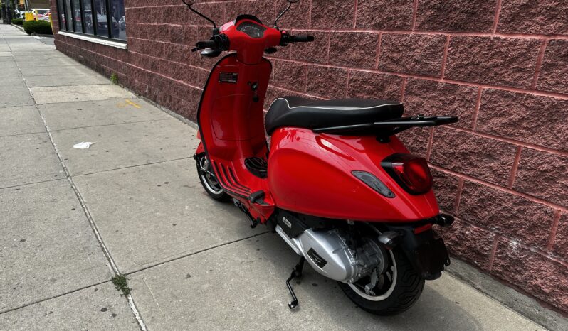 
								2020 Vespa Sprint 150 full									