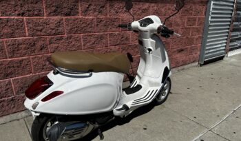 
									2015 Vespa Primavera 150 full								