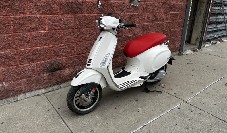 
								2019 Vespa Sprint 150 full									