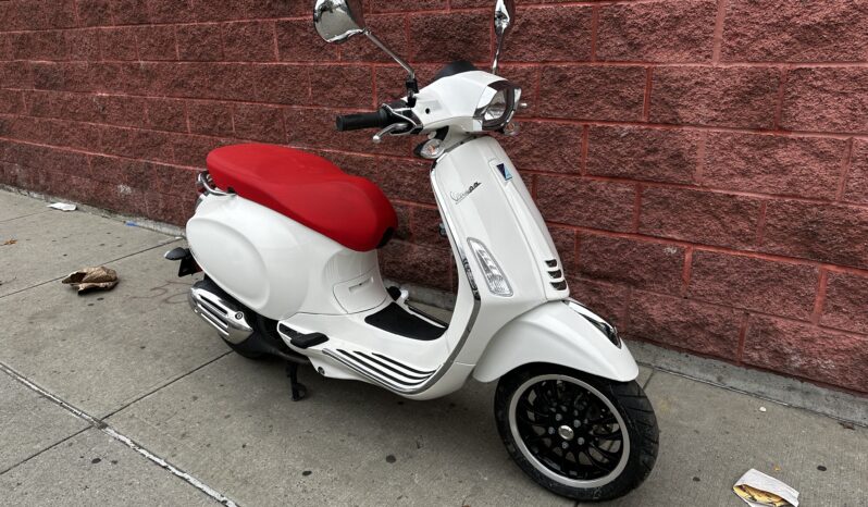 
								2019 Vespa Sprint 150 full									