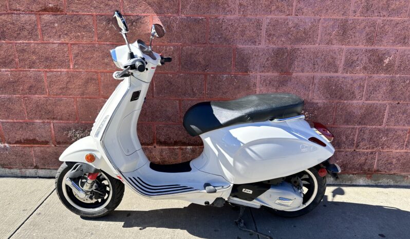 
								2018 Vespa Spring 150 full									