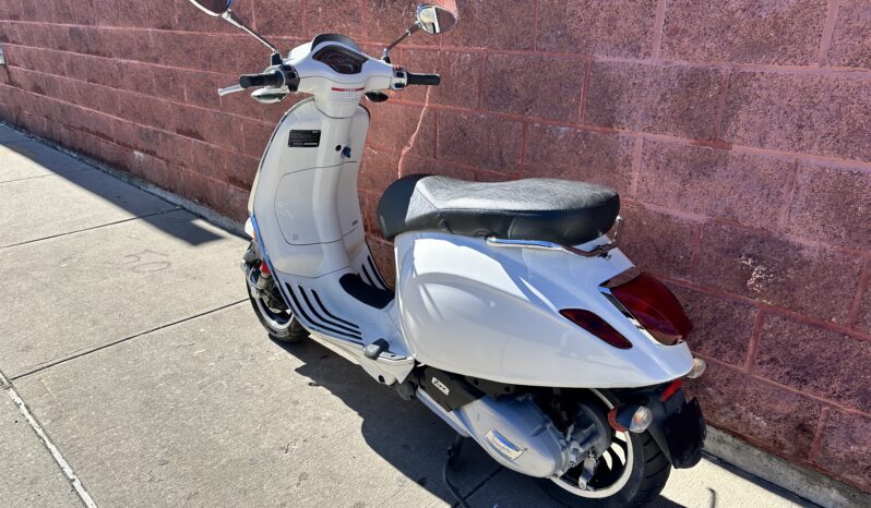 
								2018 Vespa Spring 150 full									