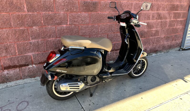 
								2019 Vespa Sprint 150 Black full									