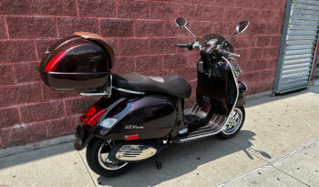 
									2012 Vespa GTV Purple full								