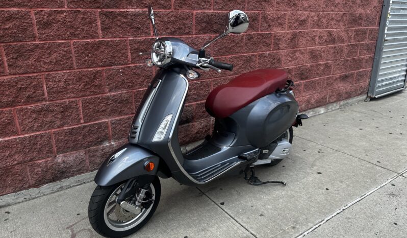 
								2022 Vespa Primavera 150 full									