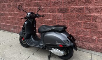 
									2018 Vespa GTS Gray full								