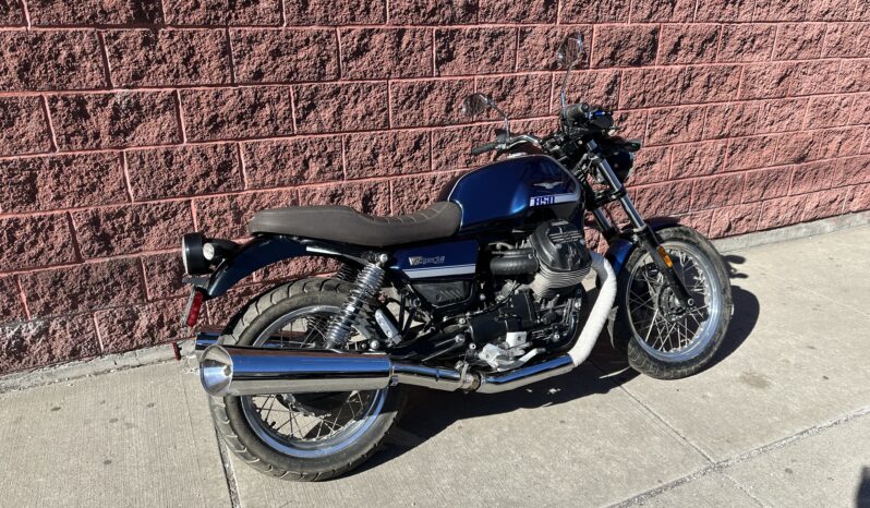 
								2021 Motto Guzzi 850 – 0172 full									