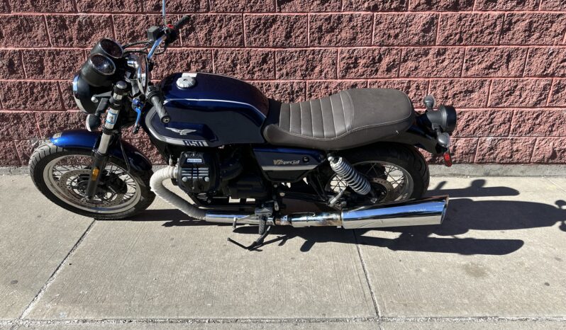 
								2021 Motto Guzzi 850 – 0172 full									