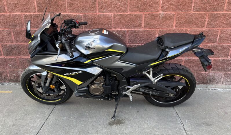 
								2023 Honda CBR500R Gray full									