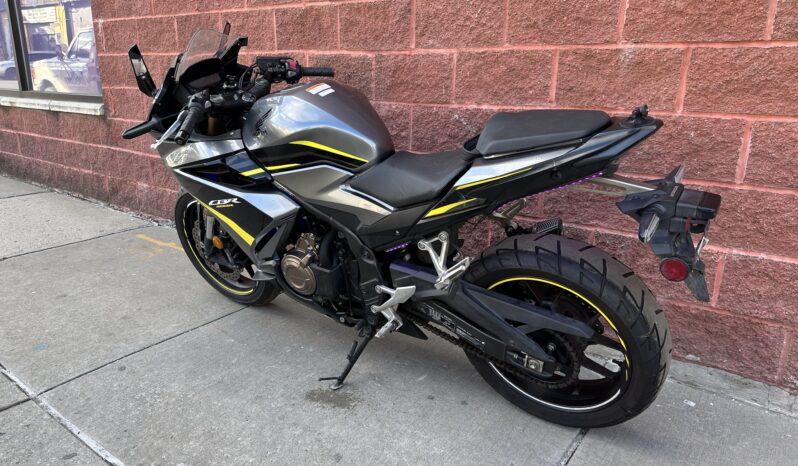 
								2023 Honda CBR500R Gray full									