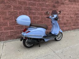 
										2019 Vespa Primavera 150 top case blue full									