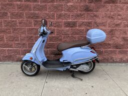 
										2019 Vespa Primavera 150 top case blue full									