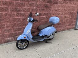 
										2019 Vespa Primavera 150 top case blue full									